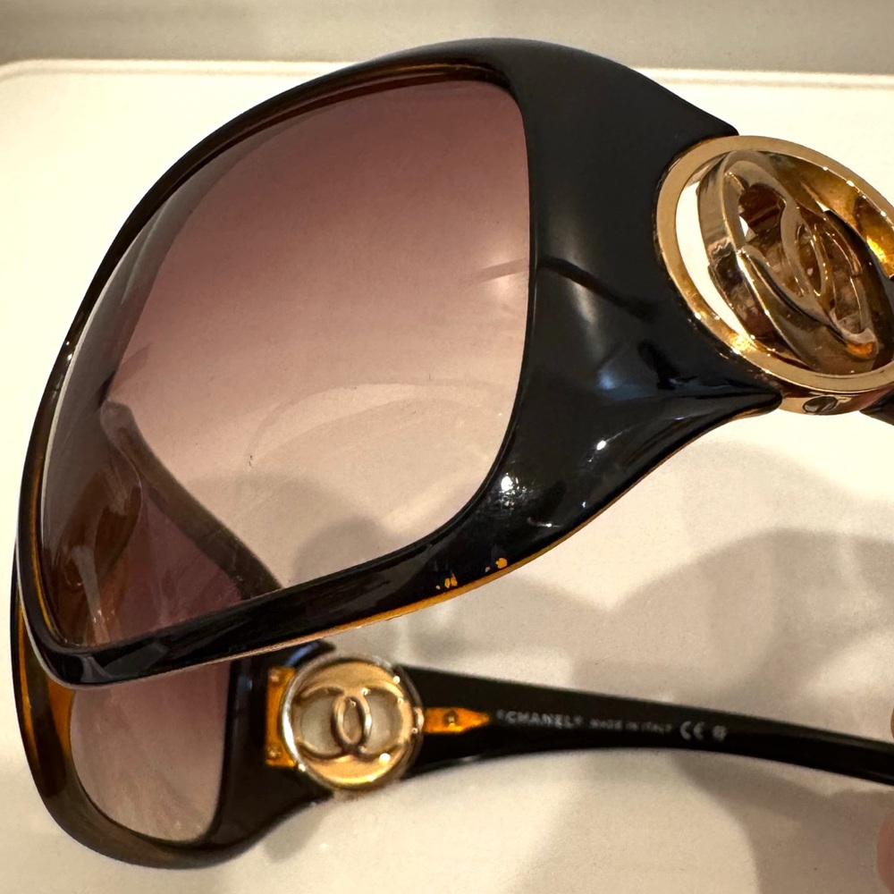 Chanel 6023 9934/13 Sunglasses, Dark Brown w/Gold CC Logo, gradient lenses, Case - Picture 7 of 9